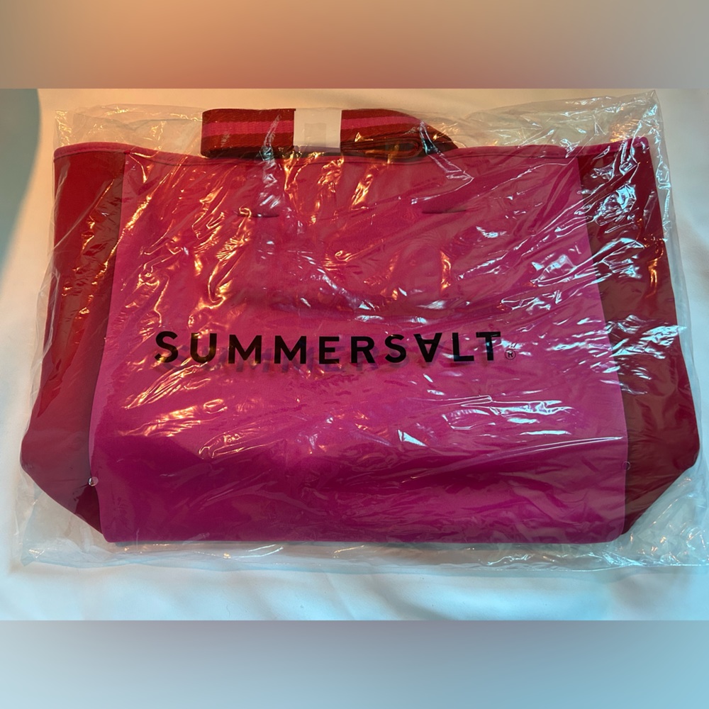 The Perfect Beach Tote in pink by Summersalt